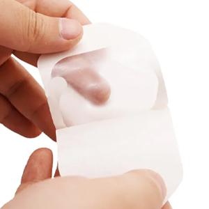 Un pansement transparent, un grand patch adhésif imperméable à l'eau. 6