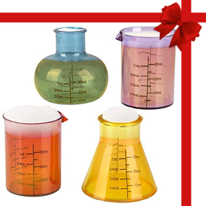 Un ensemble de verres de chimie, 4 verres de laboratoire en plastique, des cadeaux scientifiques drôles, un cadeau cool pour la remise des diplômes de chimie. 4