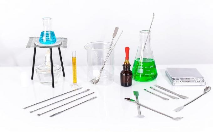 Spatula de laboratoire en acier inoxydable Micro-scoop r&eacute;actif de laboratoire de m&eacute;lange Spatula de 22 cm de long &eacute;chantillonnage cuill&egrave;re 0