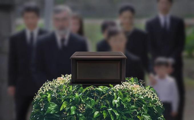 Urne de crémation en bois extra-grande faite à la main, boîte et cercueil pour cendres humaines Urnes pour enterrement d'adultes pour hommes 0