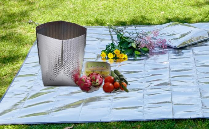 Boîtiers isolés par feuille pour boîtes de 8x8x8 Boîtes de taille-emballage à double face en feuille métallisée isolée Boîtes d'expédition isolées 5