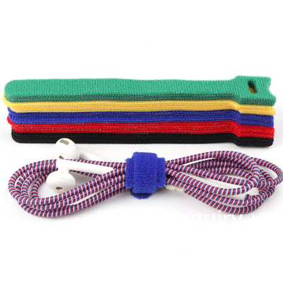 Des attaches en velours colorées, des attaches de câbles de fixation réutilisables, du tissu en microfibre de 6 pouces