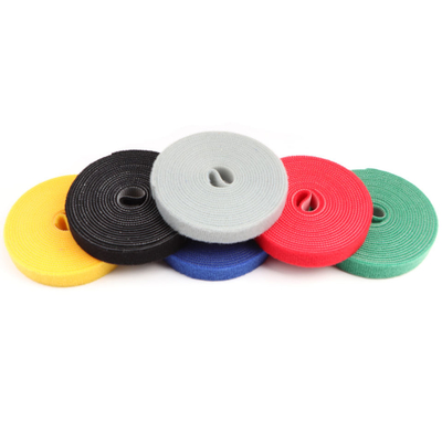 Des attaches en velours colorées, des attaches de câbles de fixation réutilisables, du tissu en microfibre de 6 pouces