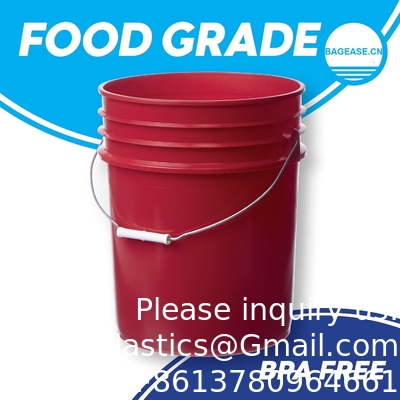 Un seau avec couvercle de Gamma Seal, HDPE, de qualité alimentaire rouge sans BPA