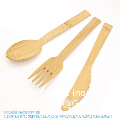 Un ensemble de couverts jetables en bois de bambou 100% naturel, écologique, biodégradable et compostable