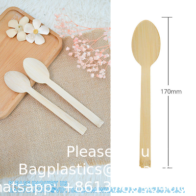 Un ensemble de couverts jetables en bois de bambou 100% naturel, écologique, biodégradable et compostable
