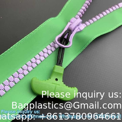 Fermeture à glissière imperméable à l'eau en PU revêtue de dents triangulaires Fermeture à glissière en plastique résistante à l'eau pour les sacs de vêtements