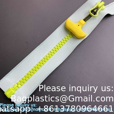 Fermeture à glissière imperméable à l'eau en PU revêtue de dents triangulaires Fermeture à glissière en plastique résistante à l'eau pour les sacs de vêtements
