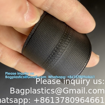 Fermeture à glissière imperméable à l'eau en PU revêtue de dents triangulaires Fermeture à glissière en plastique résistante à l'eau pour les sacs de vêtements